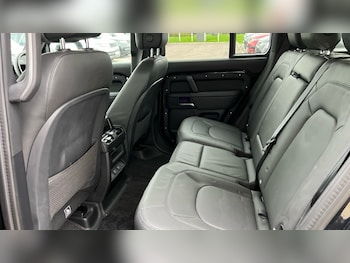 Used Land Rover Defender 2025 for sale - 75815629: Photo