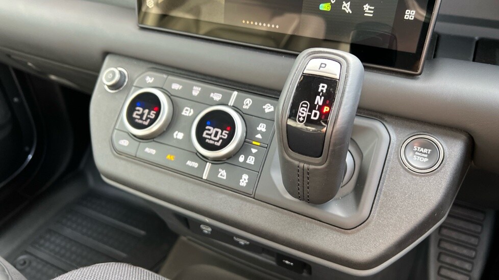 Used Land Rover Defender 2024 for sale - 75902066: Photo 13