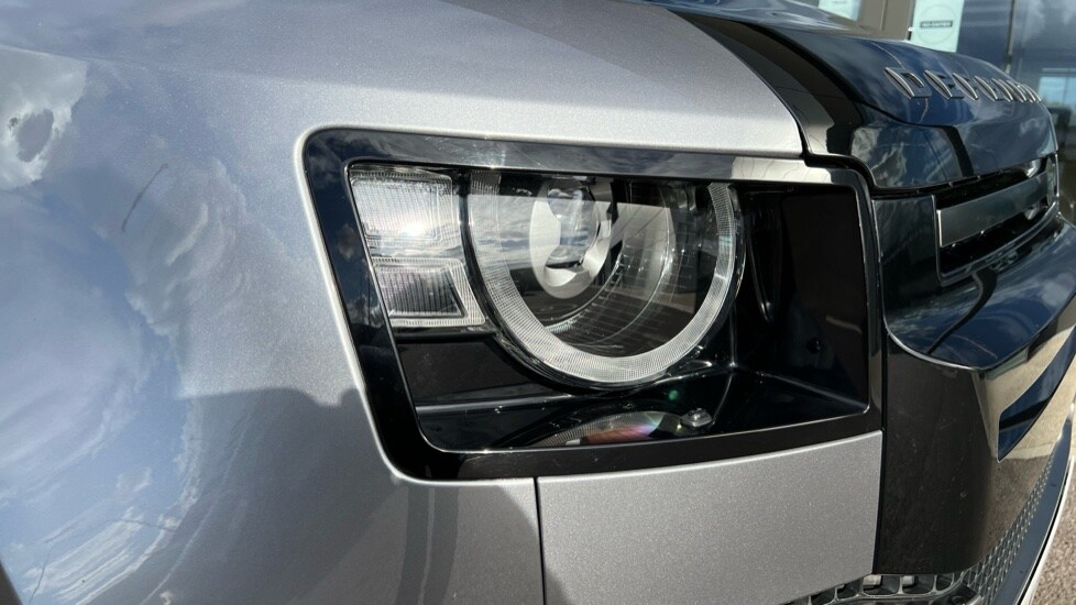 Used Land Rover Defender 2024 for sale - 75902066: Photo 17