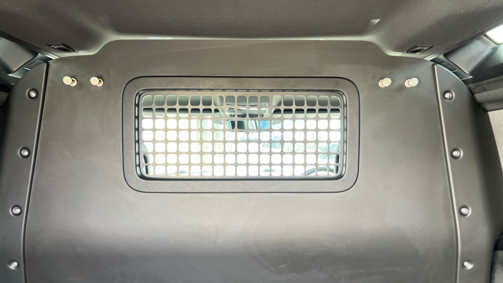 Used Land Rover Defender 2024 for sale - 75902066: Photo 18