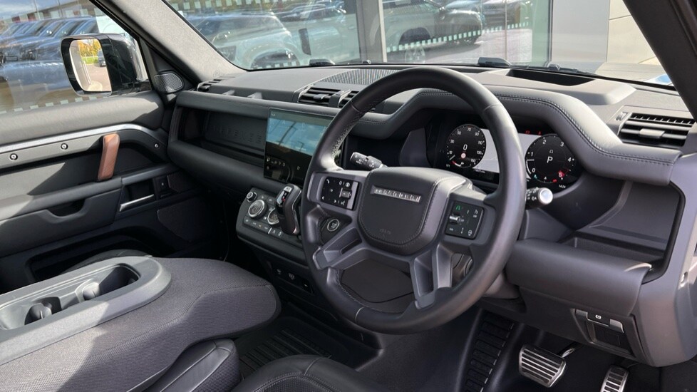 Used Land Rover Defender 2024 for sale - 75902066: Photo 28