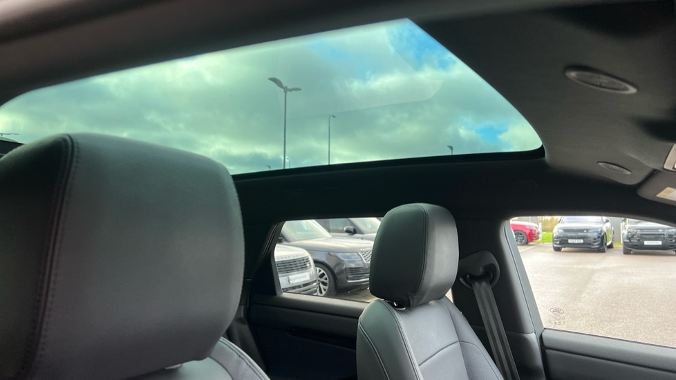 Used Land Rover Range Rover Evoque 2025 for sale - 76872516: Photo 21