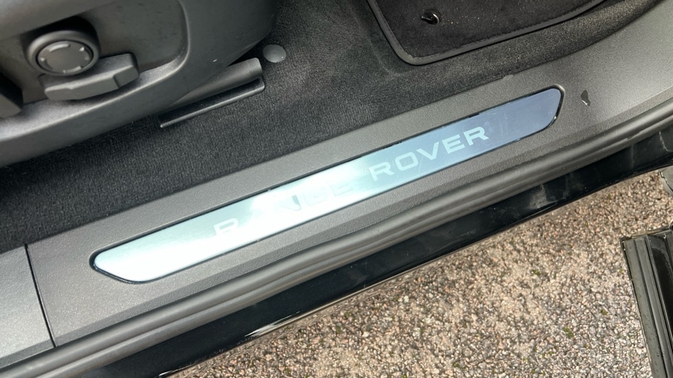 Used Land Rover Range Rover Evoque 2025 for sale - 76872516: Photo 24