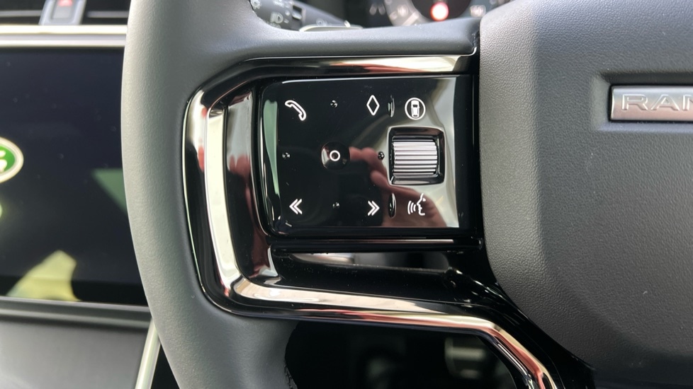 Used Land Rover Range Rover Evoque 2025 for sale - 76872516: Photo 37