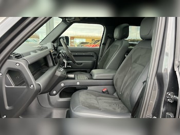 Used Land Rover Defender 2022 for sale - 76575169: Photo