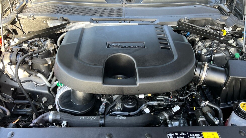 Used Land Rover Defender 2024 for sale - 76384431: Photo 30