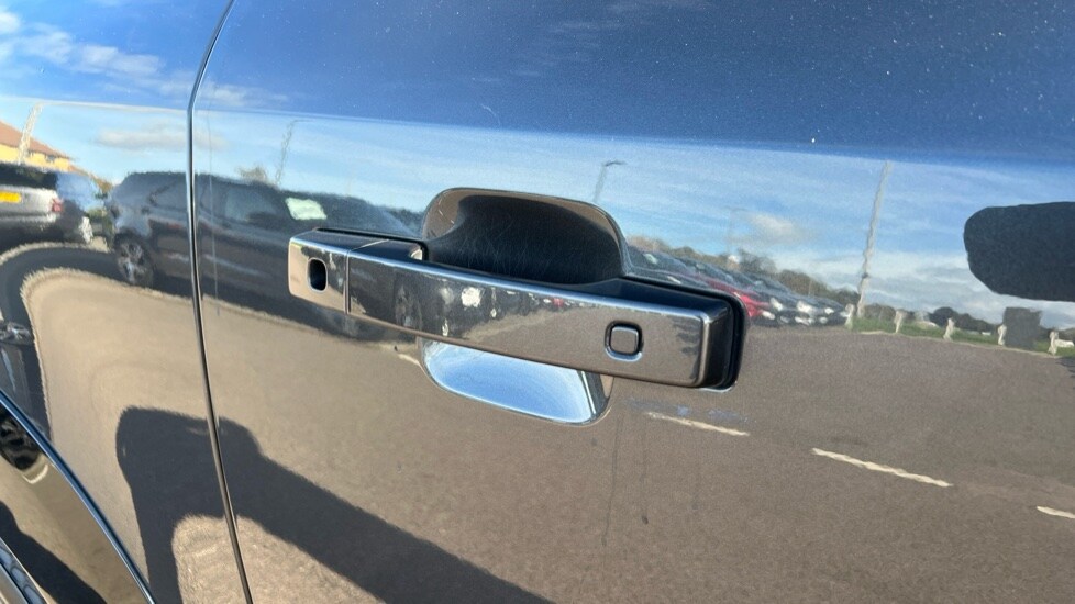 Used Land Rover Defender 2024 for sale - 76384431: Photo 48