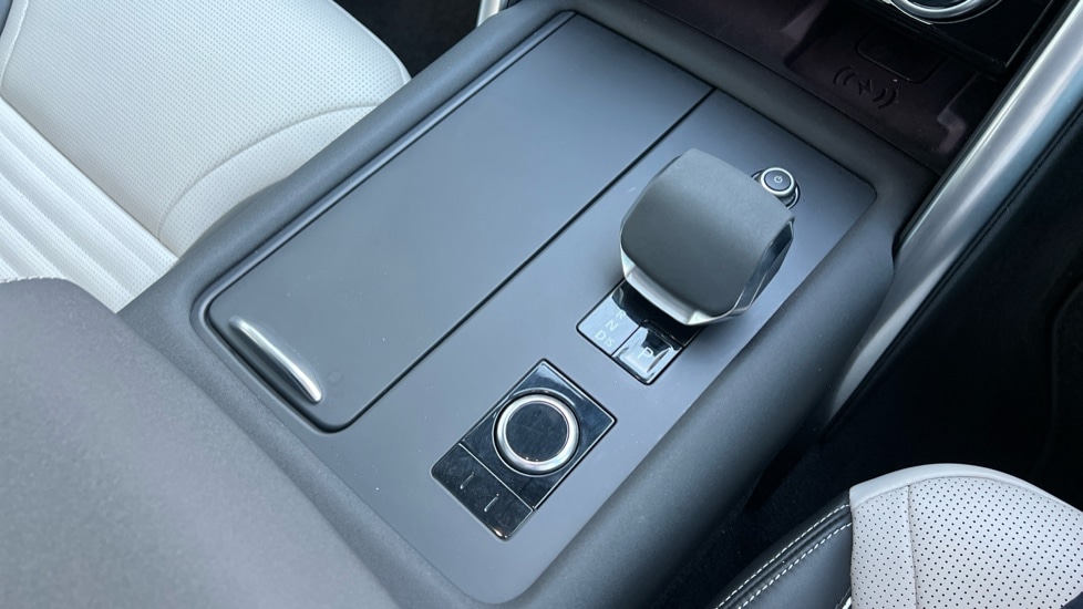 Used Land Rover Discovery 2023 for sale - 76872055: Photo 13