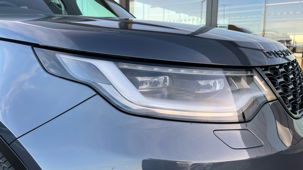Used Land Rover Discovery 2023 for sale - 76872055: Photo 17