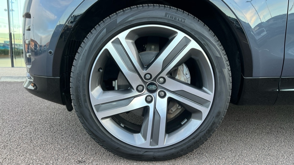 Used Land Rover Discovery 2023 for sale - 76872055: Photo 32