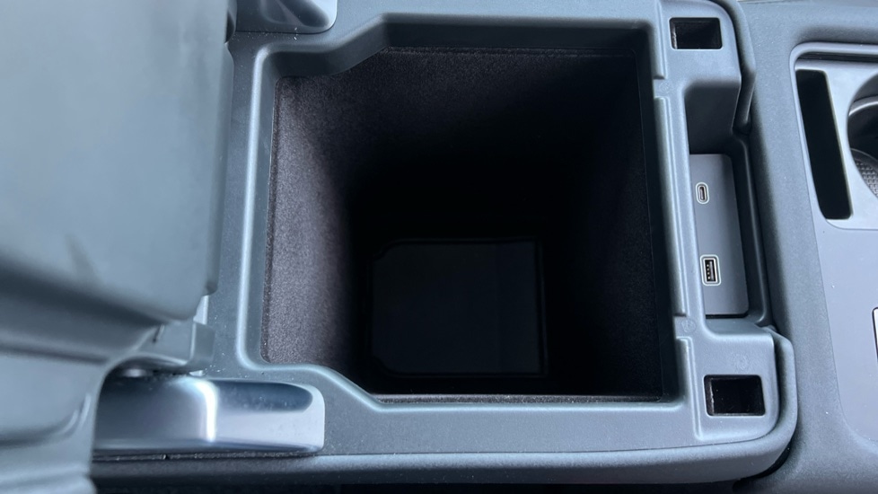 Used Land Rover Discovery 2023 for sale - 76872055: Photo 52