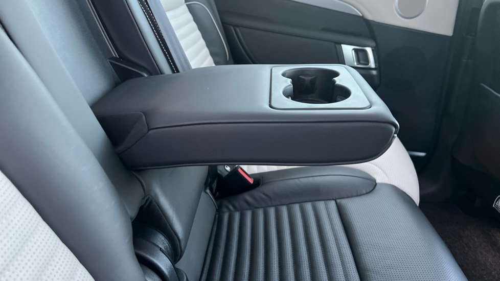 Used Land Rover Discovery 2023 for sale - 76872055: Photo 56