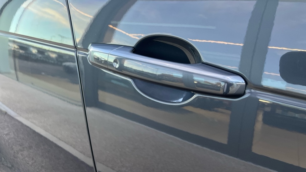 Used Land Rover Discovery 2023 for sale - 76872055: Photo 57