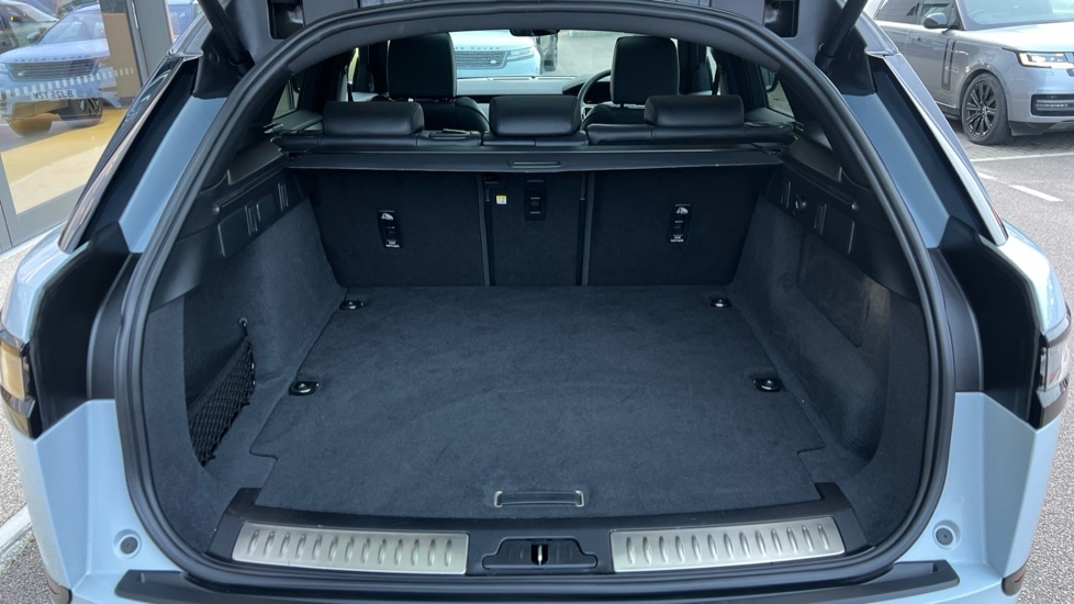 Used Land Rover Range Rover Velar 2024 for sale - 76874079: Photo 10
