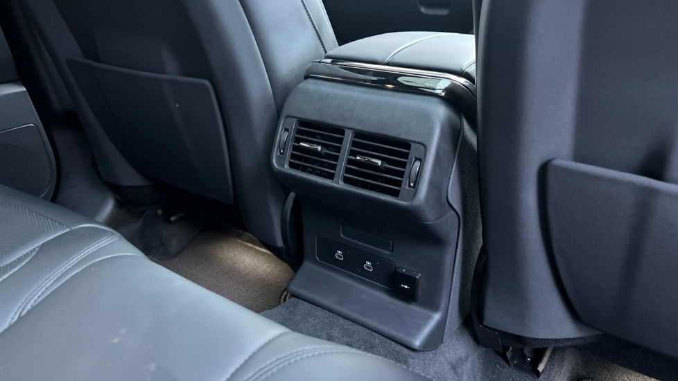 Used Land Rover Range Rover Velar 2024 for sale - 76874079: Photo 18