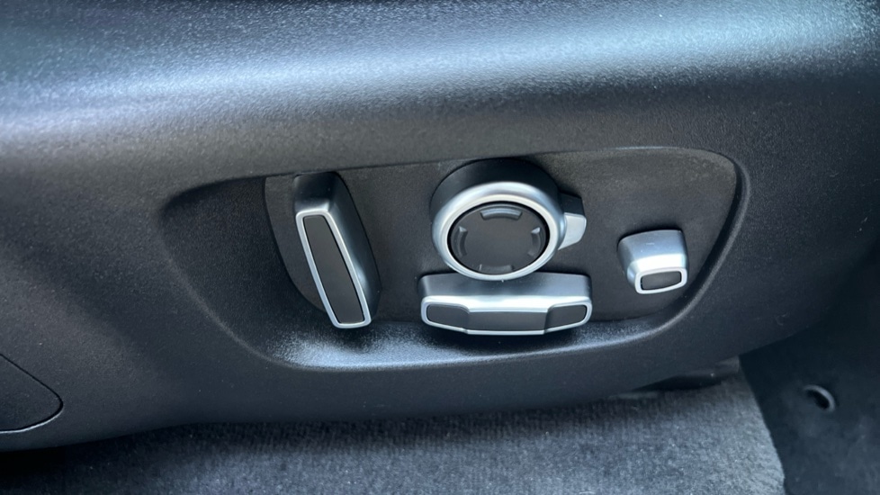 Used Land Rover Range Rover Velar 2024 for sale - 76874079: Photo 23