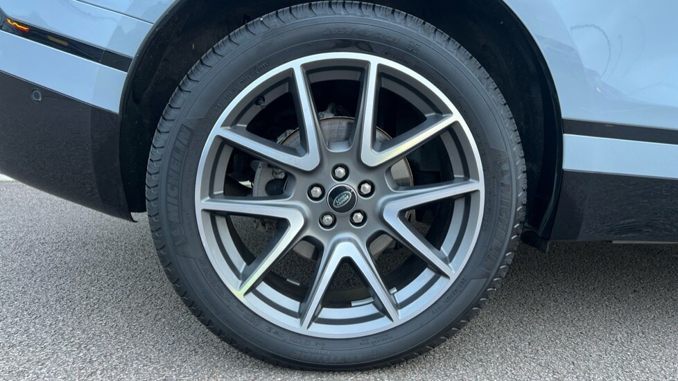 Used Land Rover Range Rover Velar 2024 for sale - 76874079: Photo 31