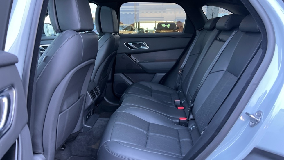 Used Land Rover Range Rover Velar 2024 for sale - 76874079: Photo 4