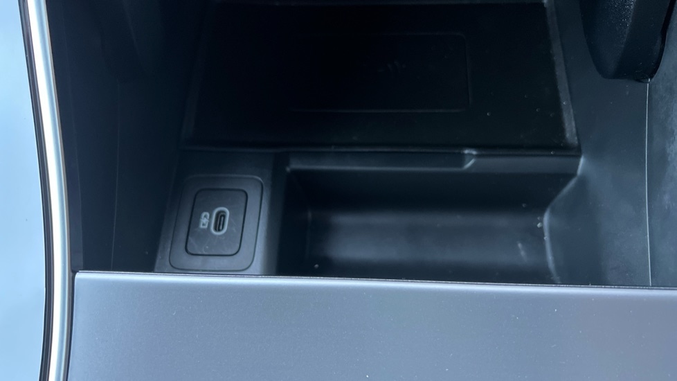 Used Land Rover Range Rover Velar 2024 for sale - 76874079: Photo 46