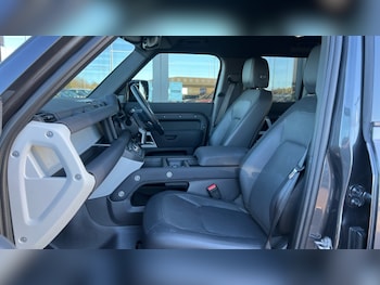 Used Land Rover Defender 2022 for sale - 76589878: Photo