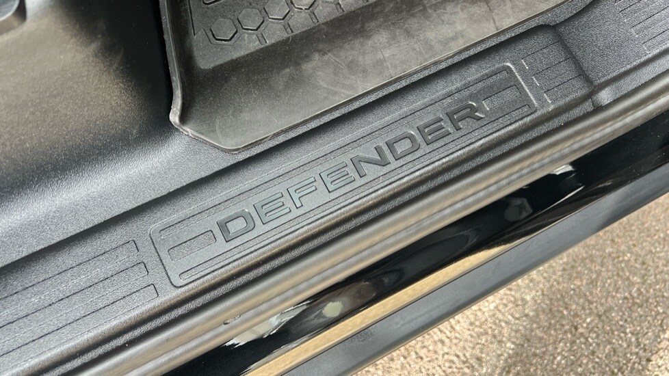 Used Land Rover Defender 2025 for sale - 76870535: Photo 23