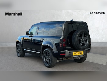 Used Land Rover Defender 2025 for sale - 76870535: Photo