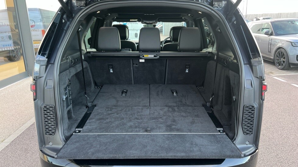 Used Land Rover Discovery 2023 for sale - 77067927: Photo 10