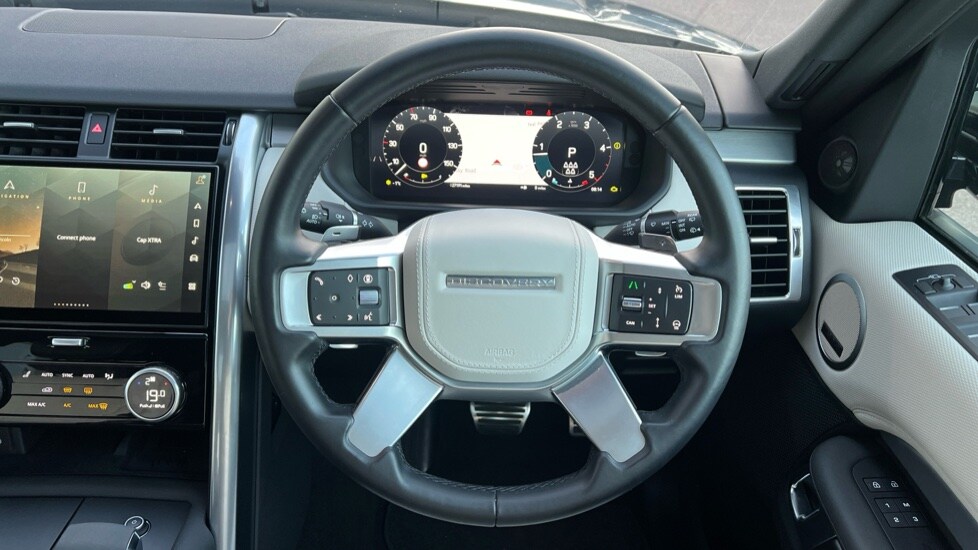Used Land Rover Discovery 2023 for sale - 77067927: Photo 15