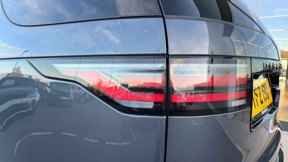 Used Land Rover Discovery 2023 for sale - 77067927: Photo 19