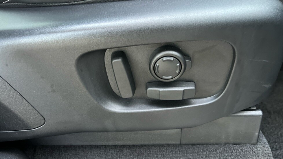 Used Land Rover Discovery 2023 for sale - 77067927: Photo 23