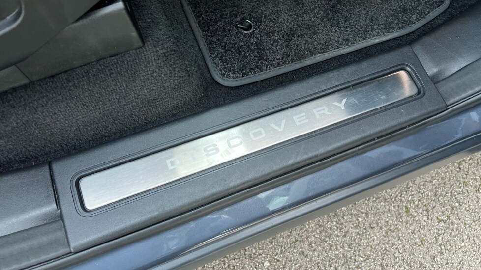 Used Land Rover Discovery 2023 for sale - 77067927: Photo 24