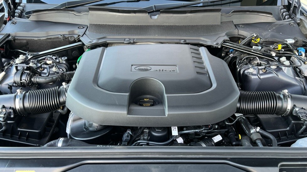 Used Land Rover Discovery 2023 for sale - 77067927: Photo 30