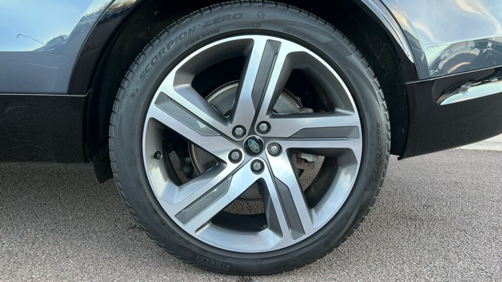 Used Land Rover Discovery 2023 for sale - 77067927: Photo 33