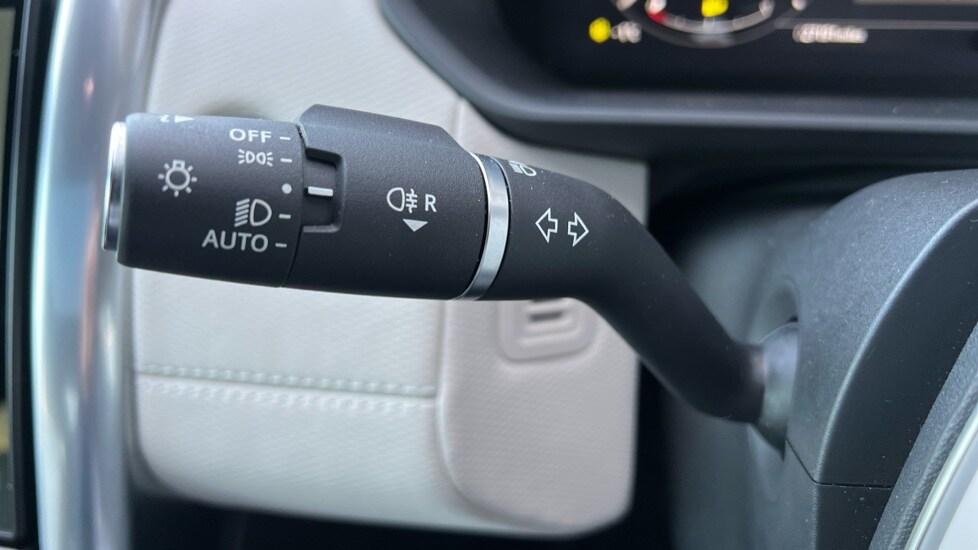 Used Land Rover Discovery 2023 for sale - 77067927: Photo 41