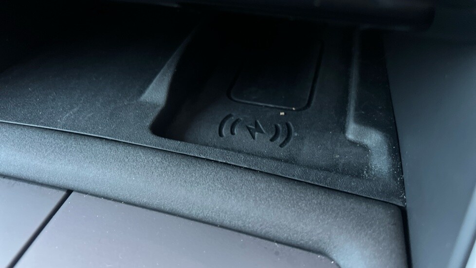 Used Land Rover Discovery 2023 for sale - 77067927: Photo 50