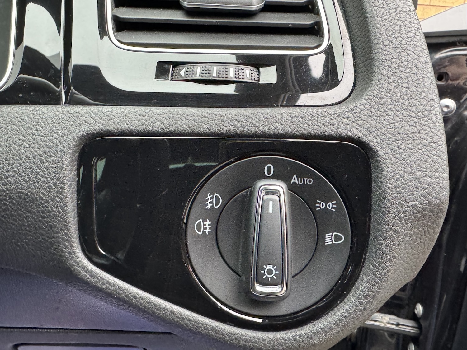 Used Volkswagen Golf 2017 for sale - 77749967: Photo 34