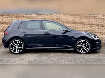 Used Volkswagen Golf 2017 for sale - 77749967: Photo