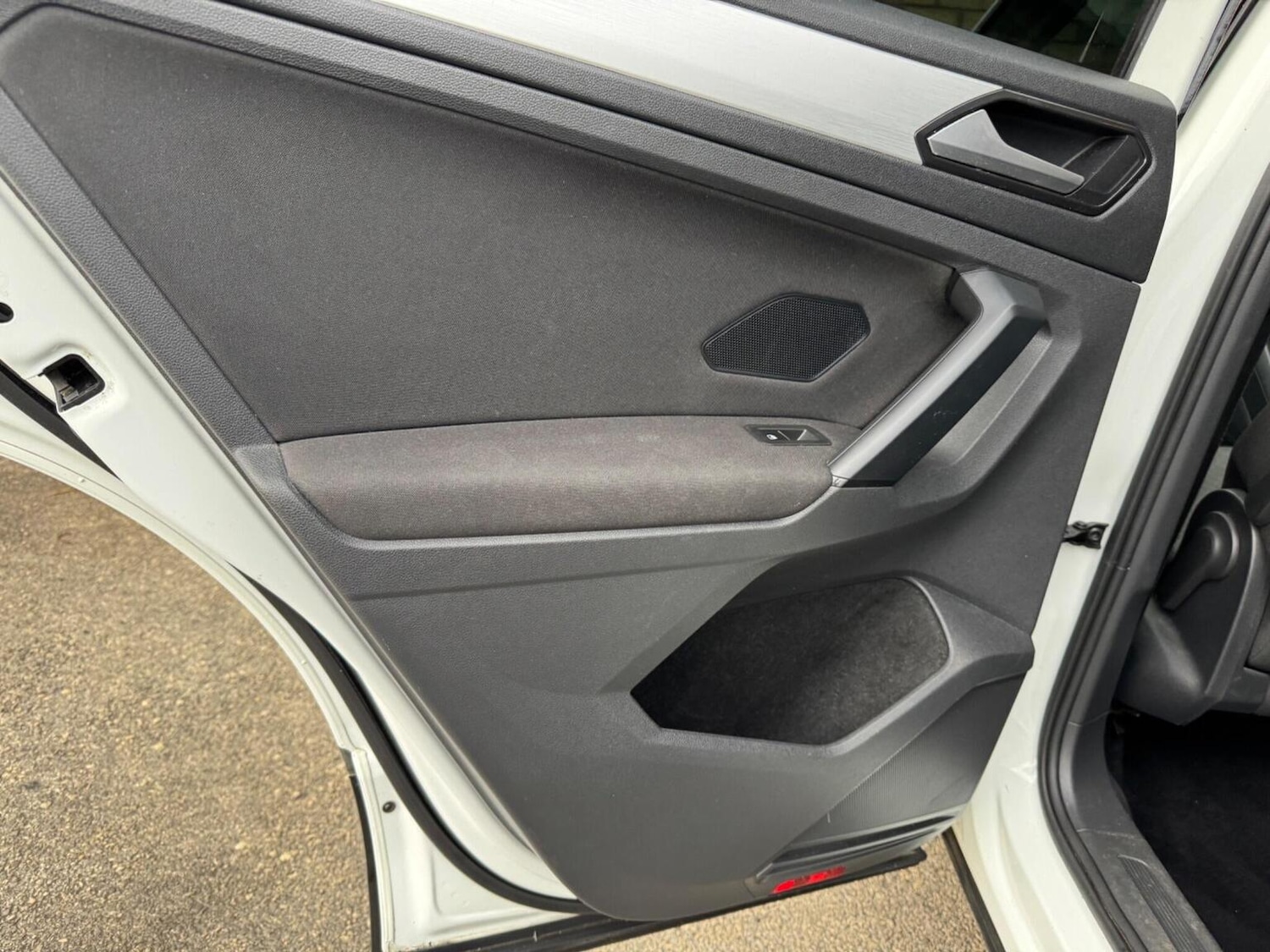 Used Volkswagen Tiguan 2017 for sale - 76725627: Photo 24