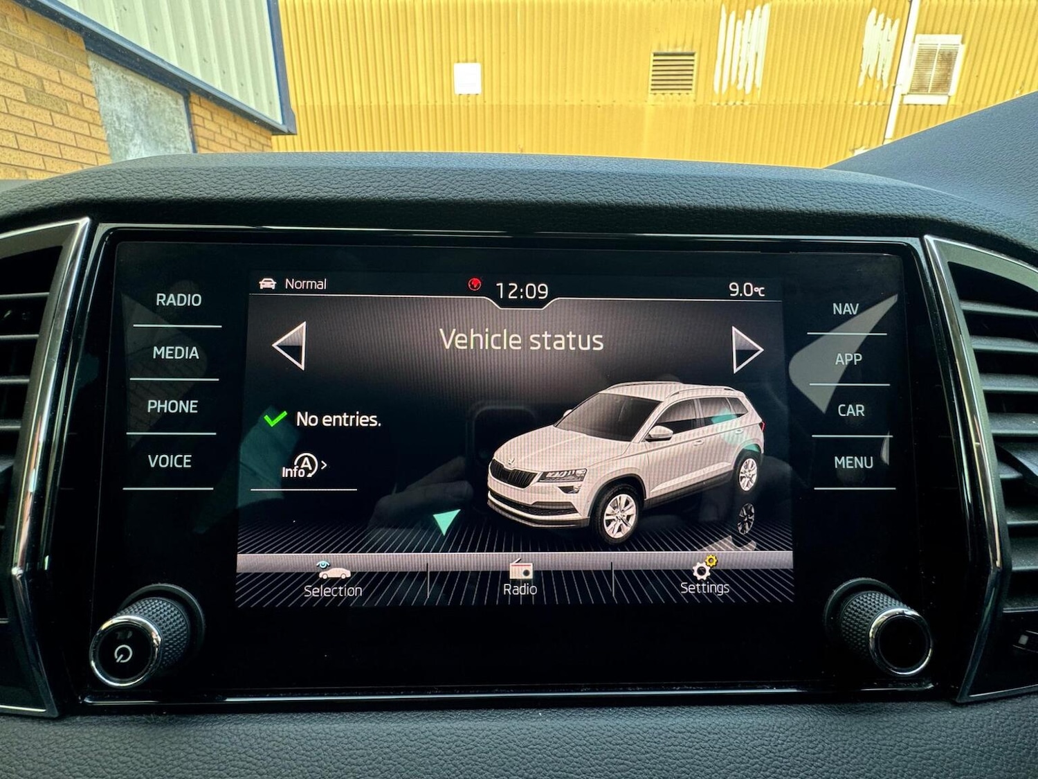 Used Skoda Karoq 2020 for sale - 76793718: Photo 35