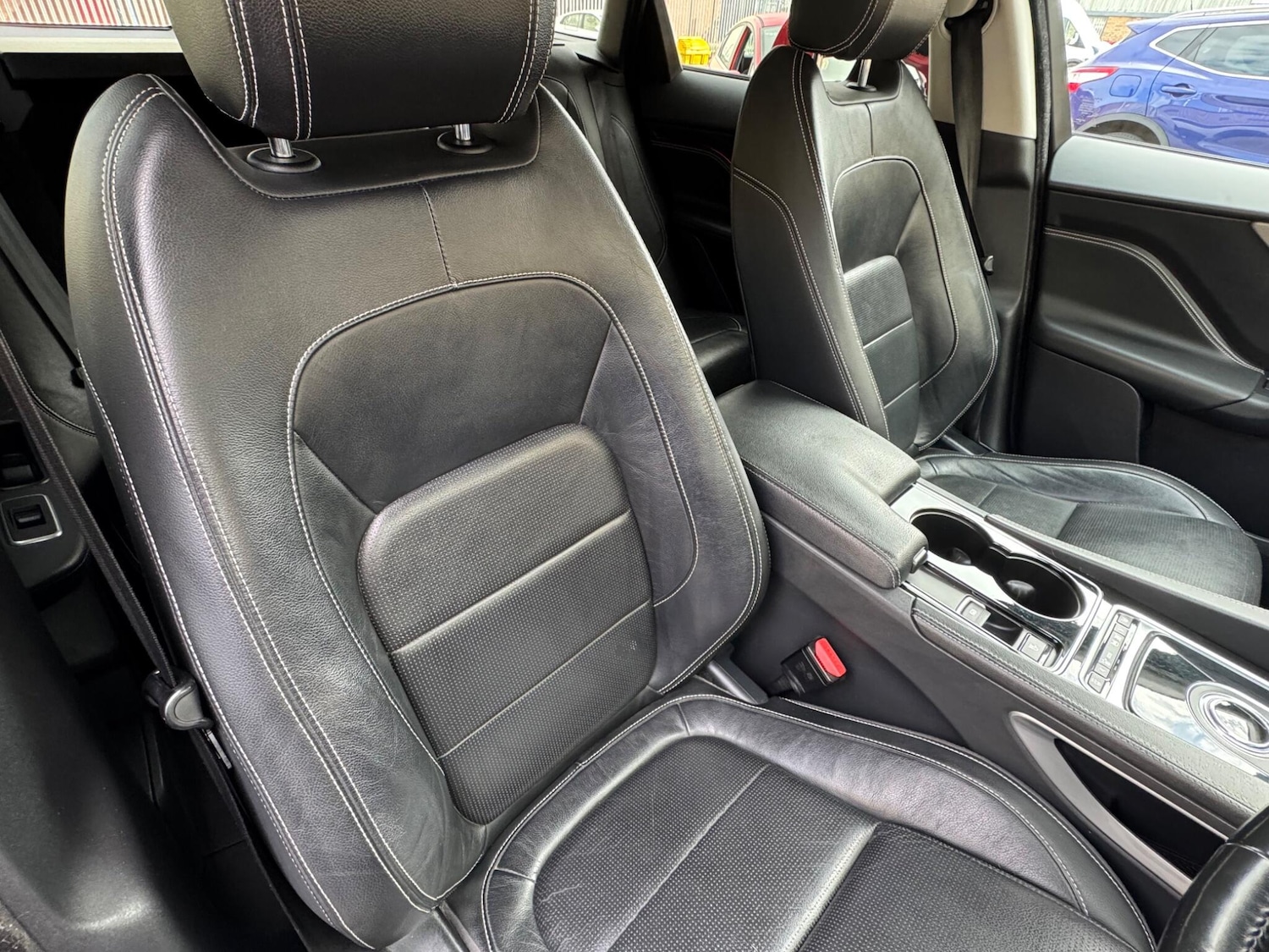 Used Jaguar F-Pace 2016 for sale - 76656379: Photo 11