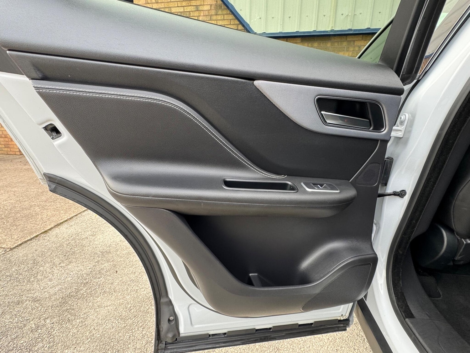 Used Jaguar F-Pace 2016 for sale - 76656379: Photo 23