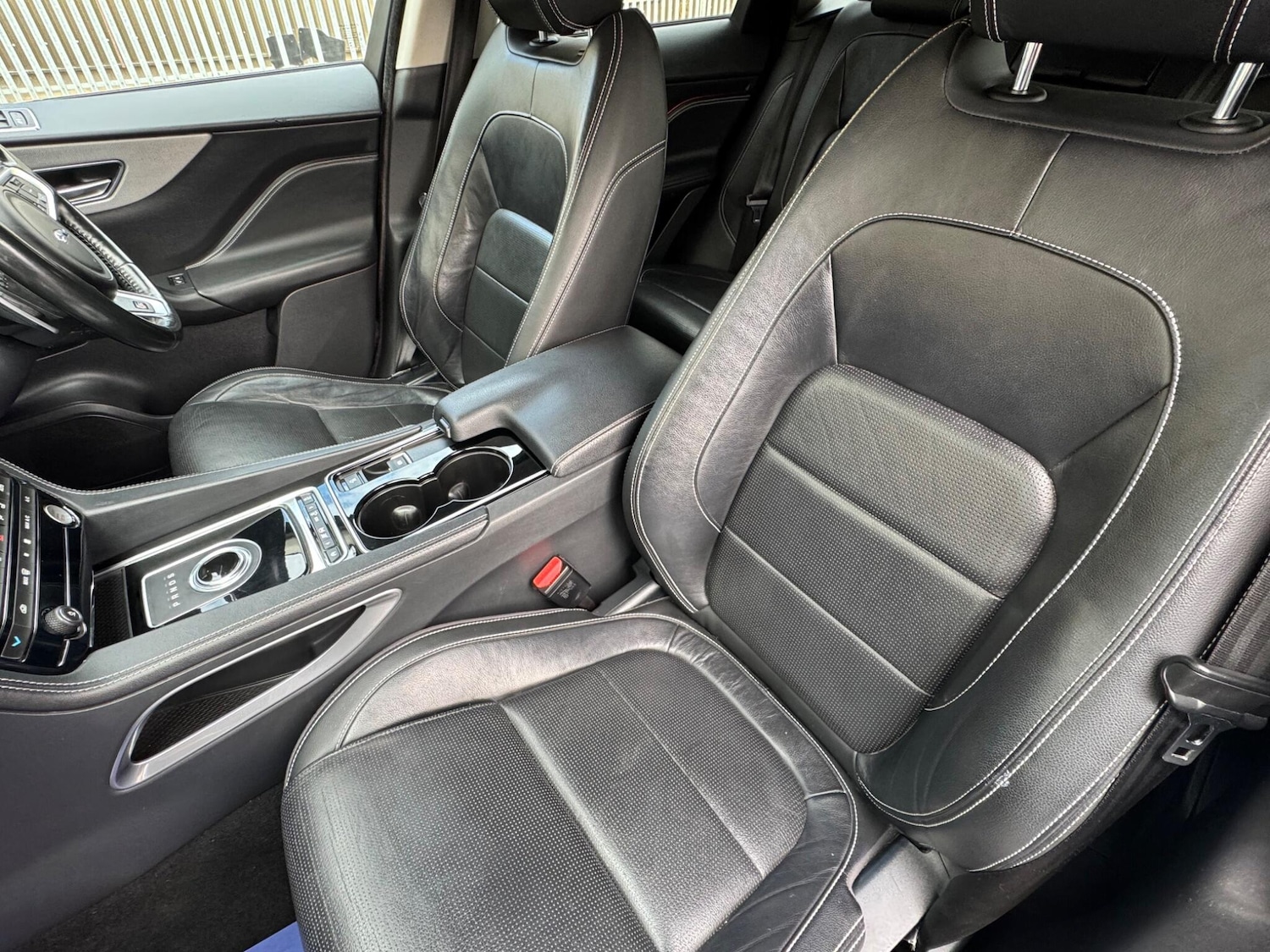 Used Jaguar F-Pace 2016 for sale - 76656379: Photo 42