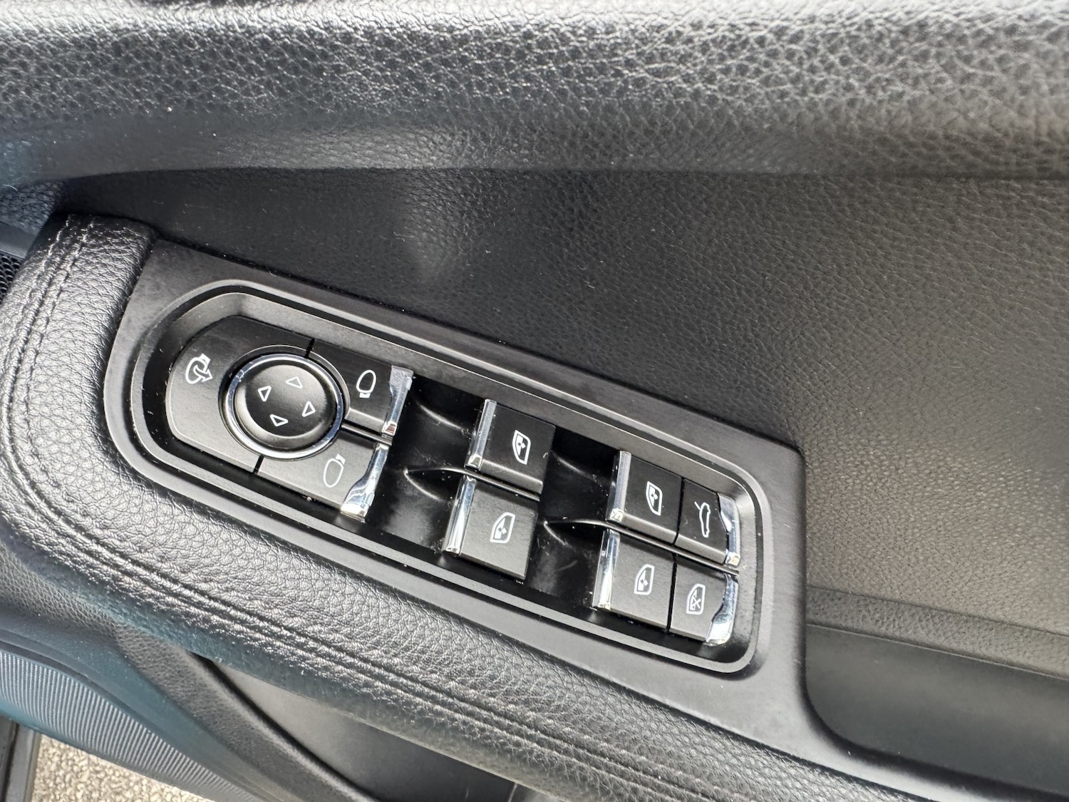 Used Porsche Macan 2020 for sale - 77643774: Photo 52