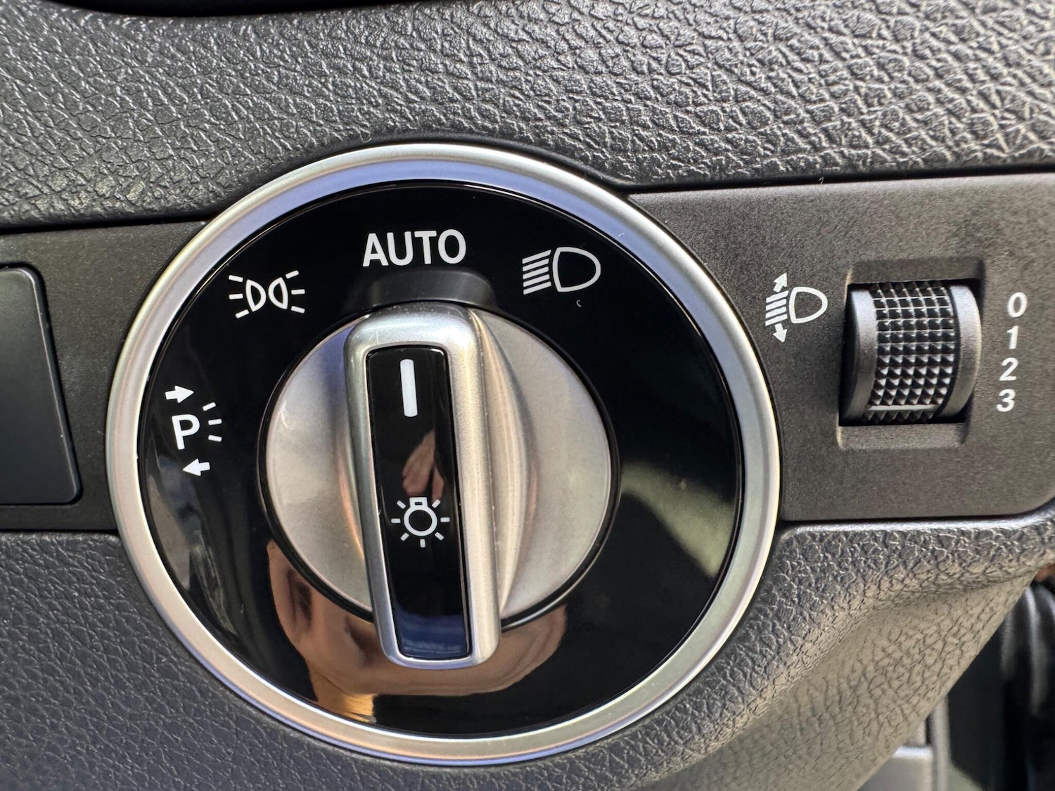 Used Mercedes-Benz GLA 2018 for sale - 76656309: Photo 25