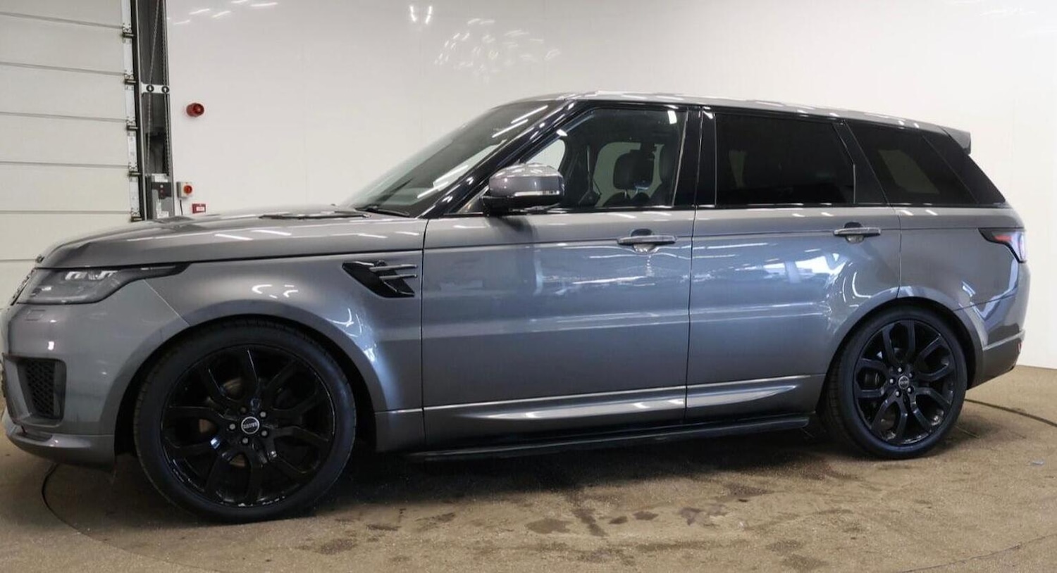 Used Land Rover Range Rover Sport 2018 for sale - 76751892: Photo 1