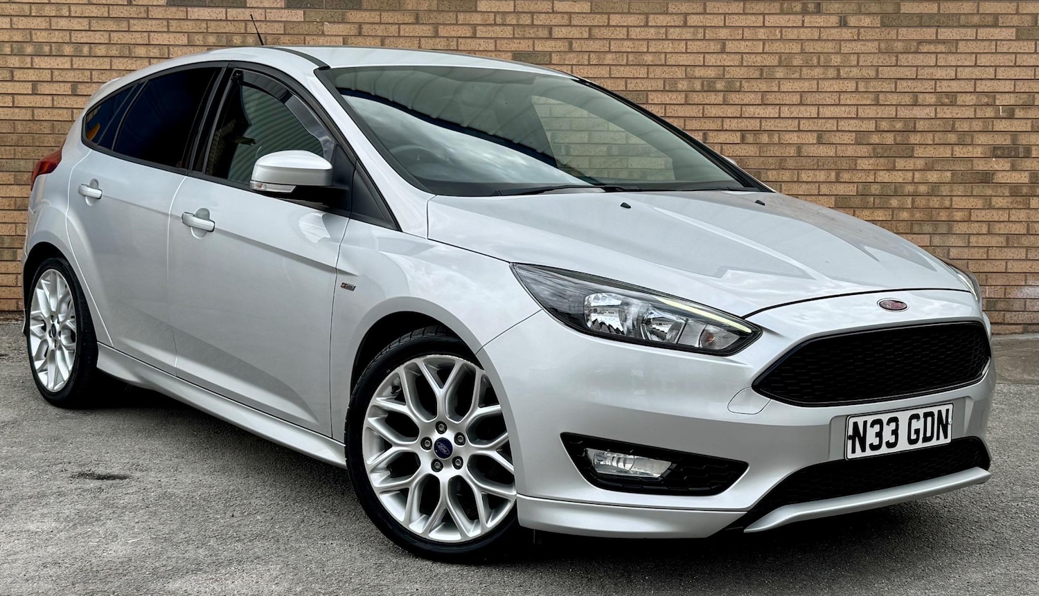 Used Ford Focus 2017 for sale - 76656353: Photo 3