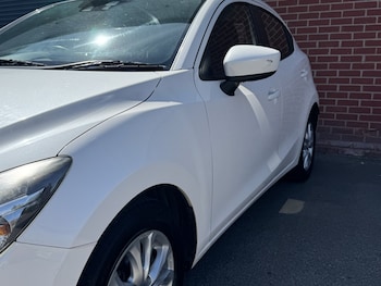 Used Mazda Mazda2 2015 for sale - 79483337: Photo
