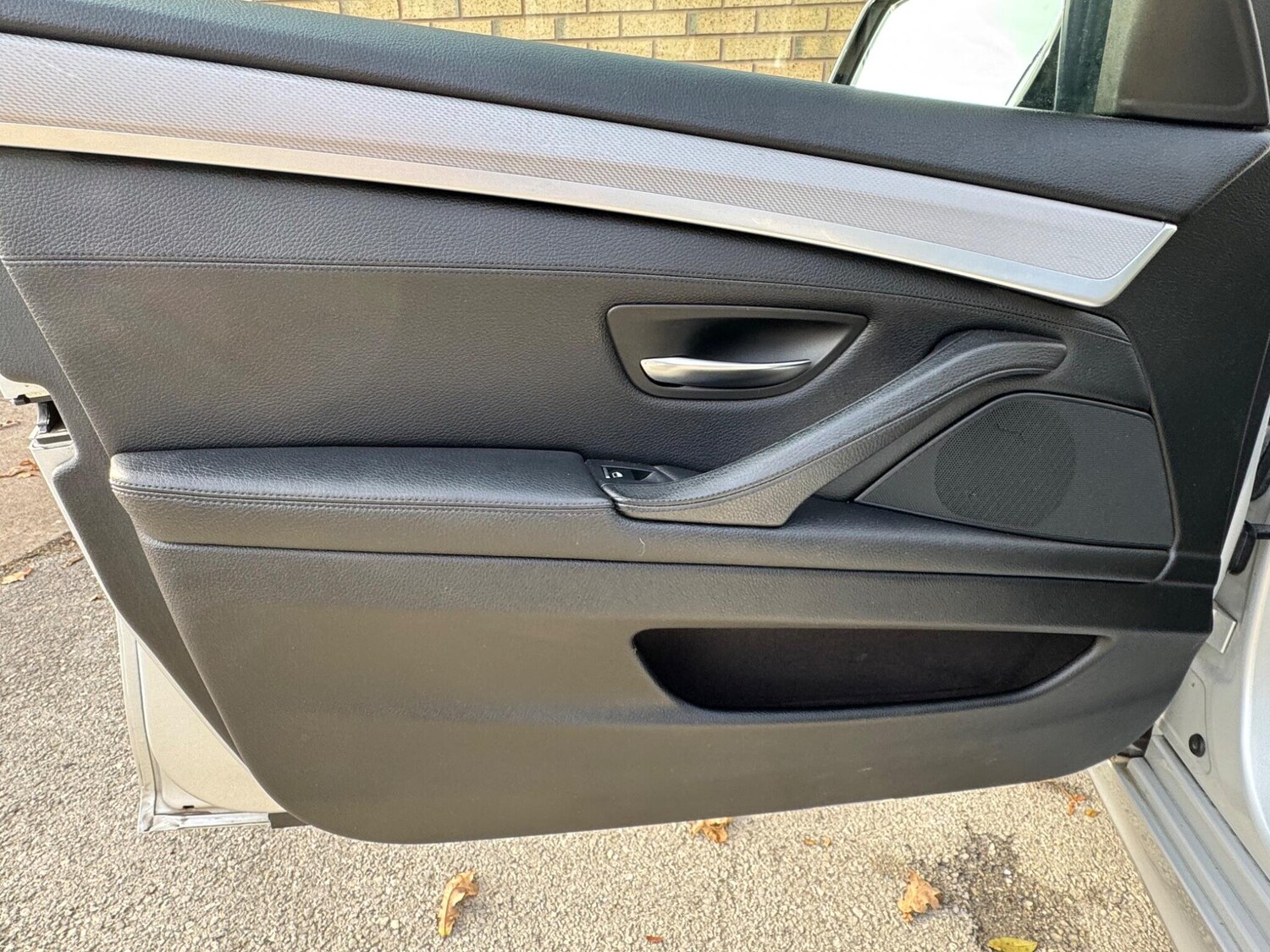 Used BMW 5 Series 2011 for sale - 76656325: Photo 25