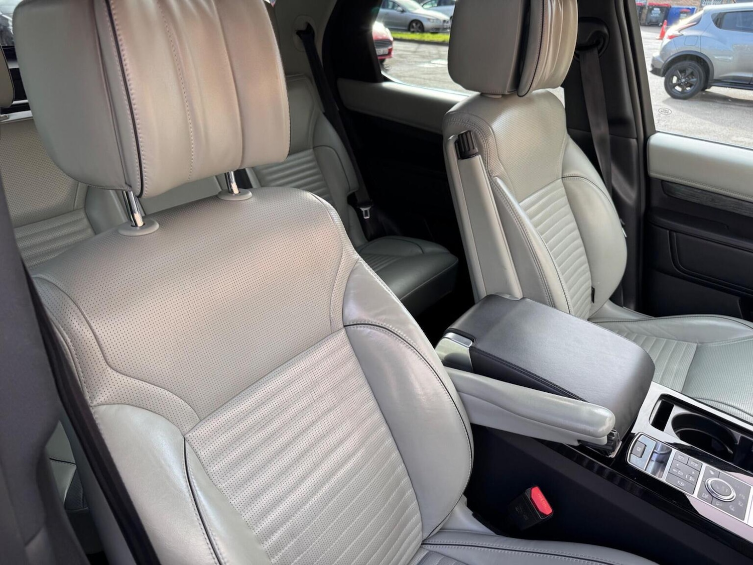 Used Land Rover Discovery 2020 for sale - 76769566: Photo 11