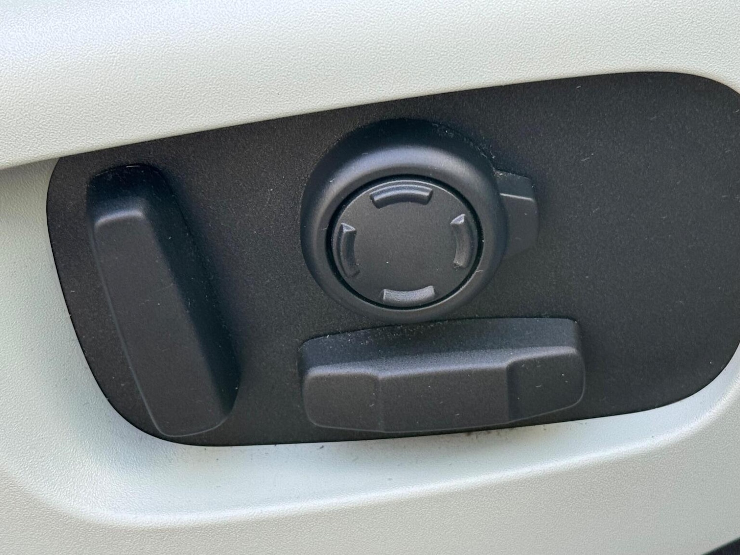 Used Land Rover Discovery 2020 for sale - 76769566: Photo 21